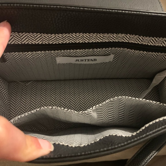 Black crossbody purse - brand new - Picture 4 of 14